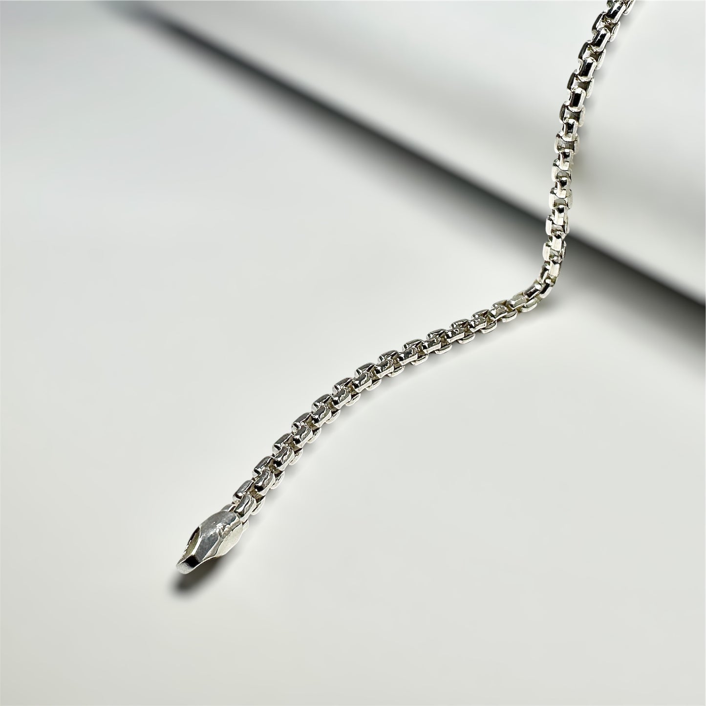 Minimal Round Box Chain Bracelet