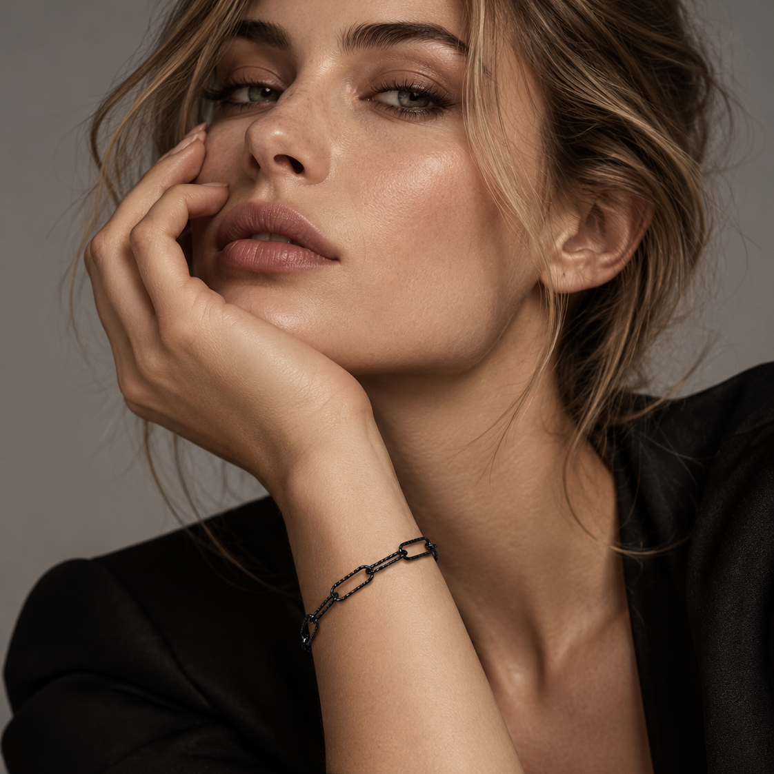 Black Faceted Paperclip Bracelet