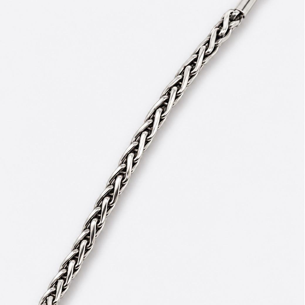 VILOS woven wheat bracelet chain closeup