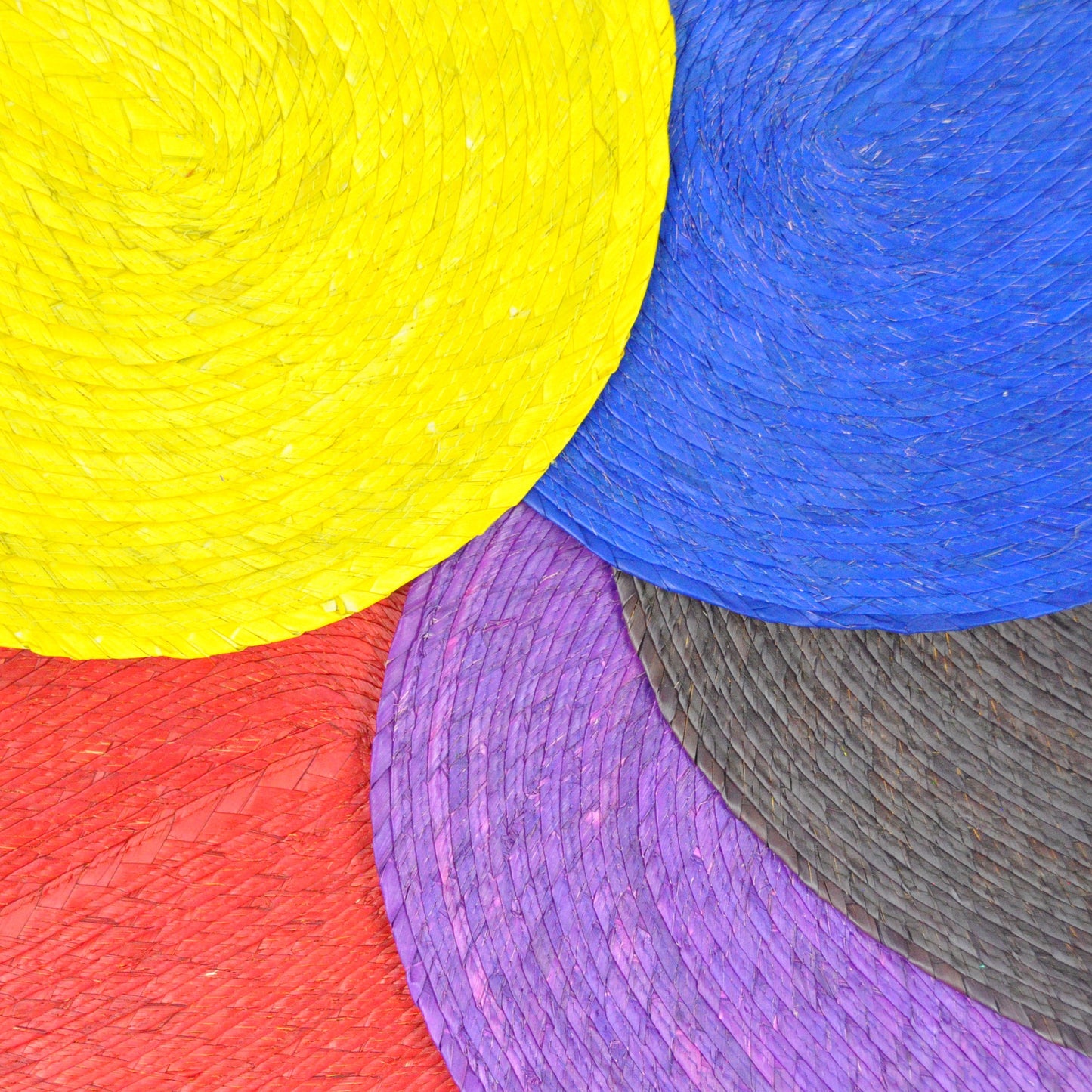 Fiesta Oval Placemats Red
