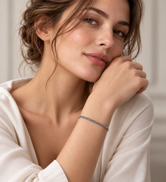 Minimal Byzantine Chain Bracelet