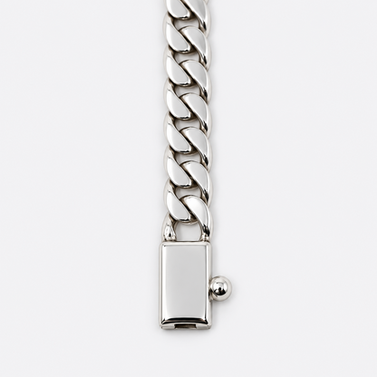VILOS Cuban bracelet clasp side detail