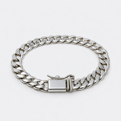 VILOS polished Cuban bracelet on display