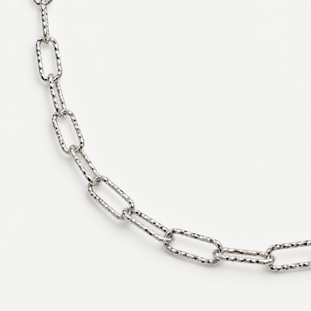 Frosted Paper Clip Necklace in Sterling Silver .925, front view