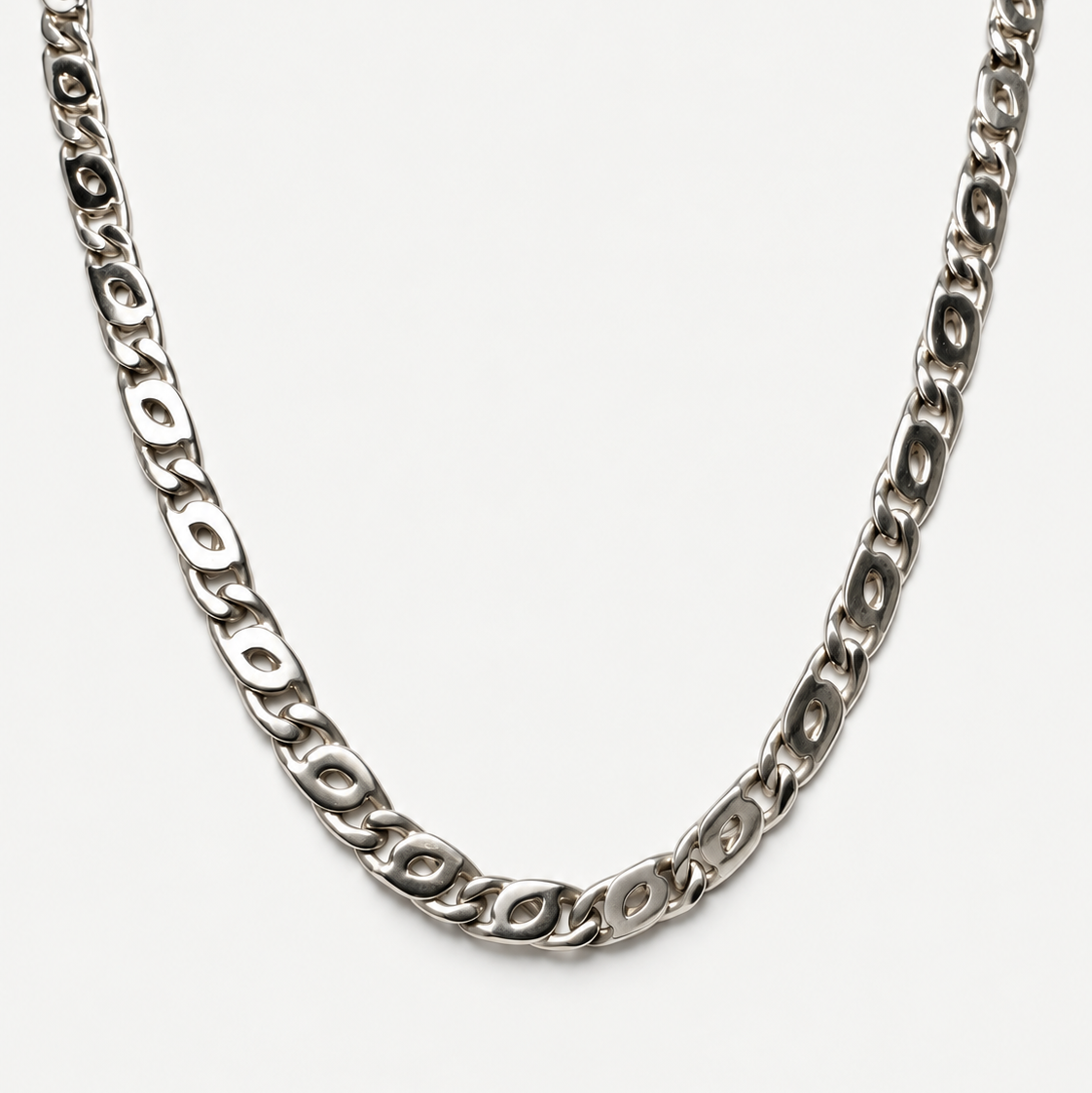 Interlocking Oval Necklace link detail