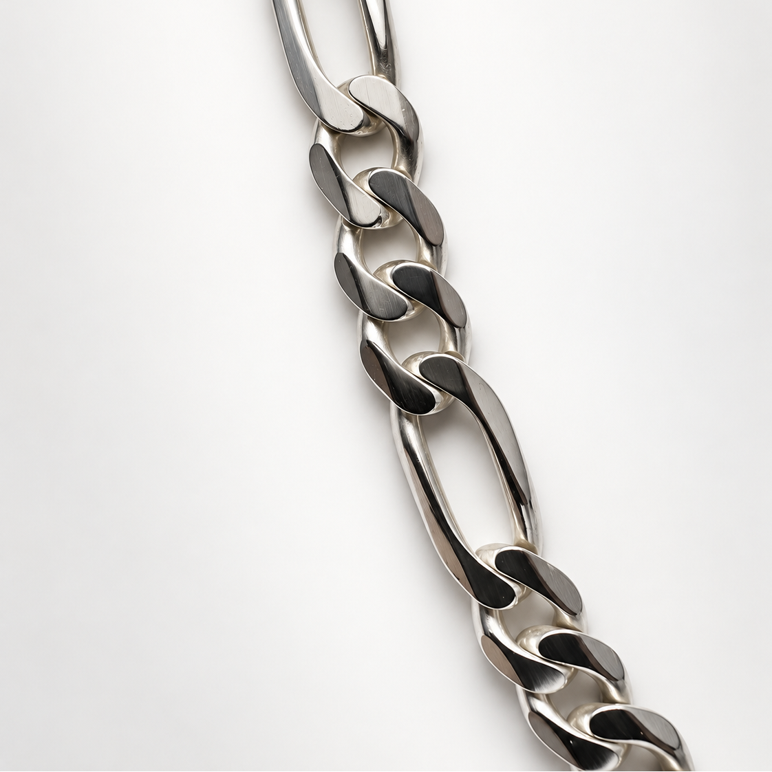 Close-up detail of the Large Figaro Necklace