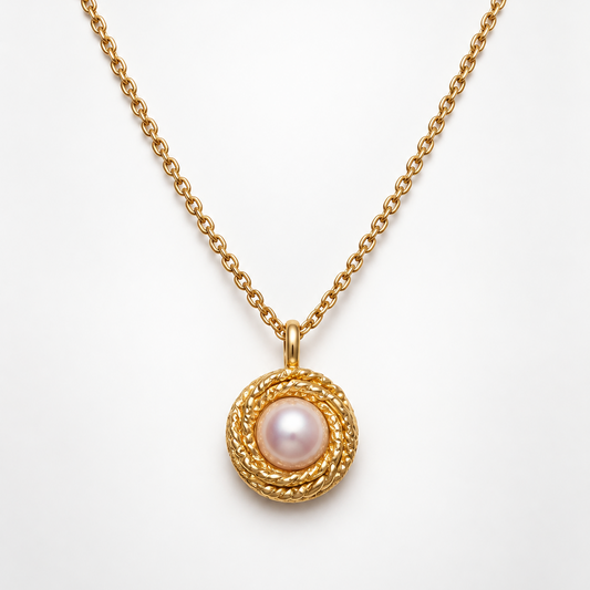 Solitaire Pearl Necklace in 14k gold with freshwater pearl