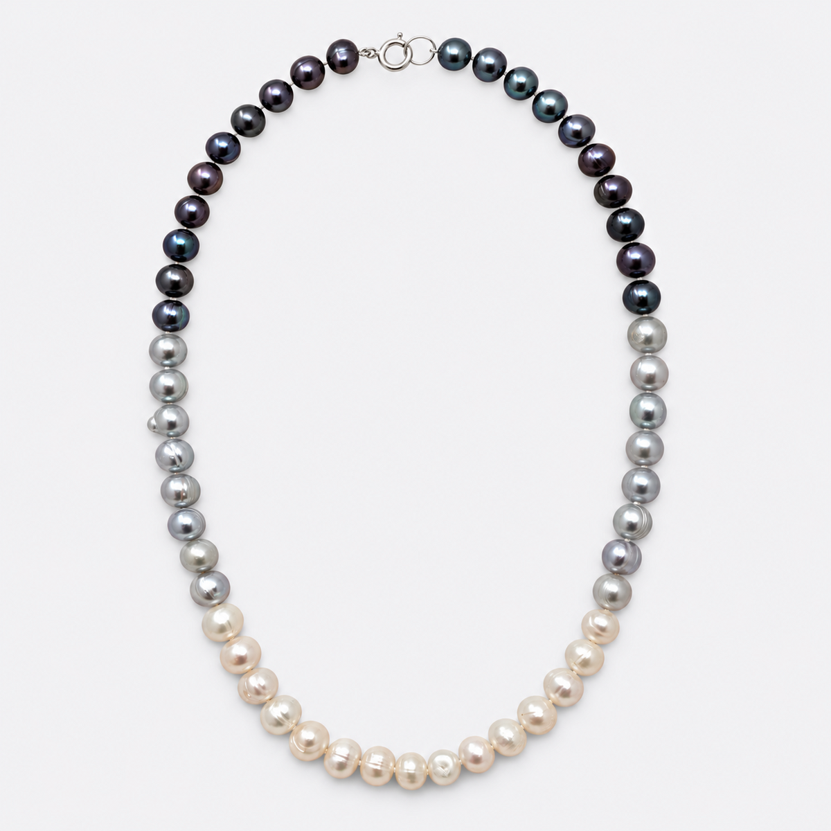 Ombré pearl necklace full strand view