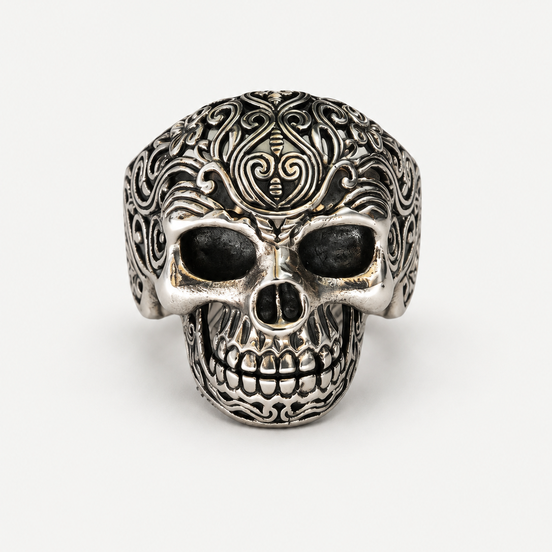 Ornate Skull Ring angled front detail
