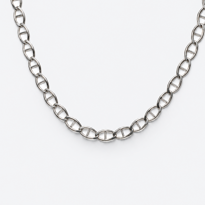 Signature Mariner Link Necklace detail in sterling silver