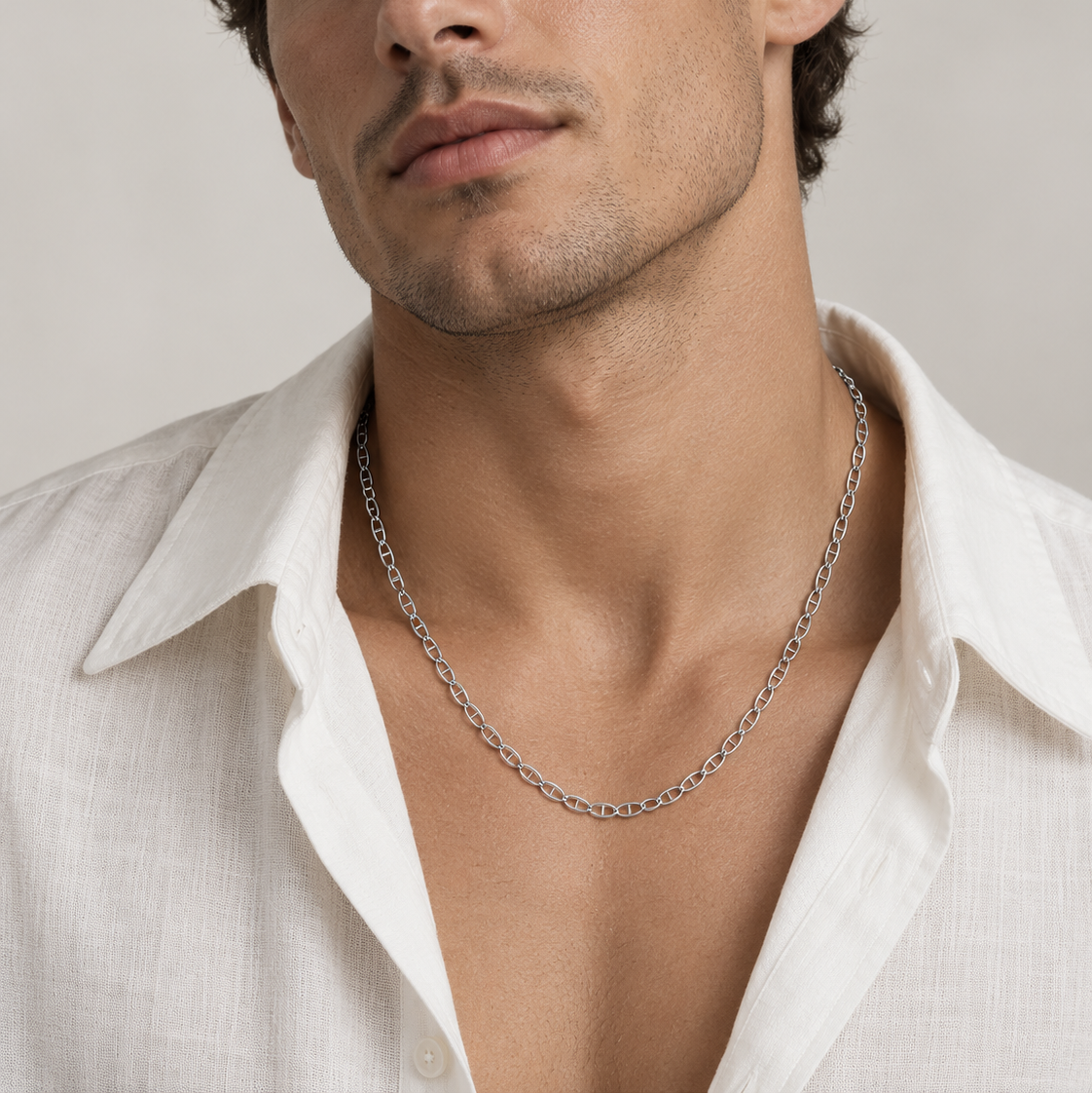 Signature Mariner Link Necklace worn on model
