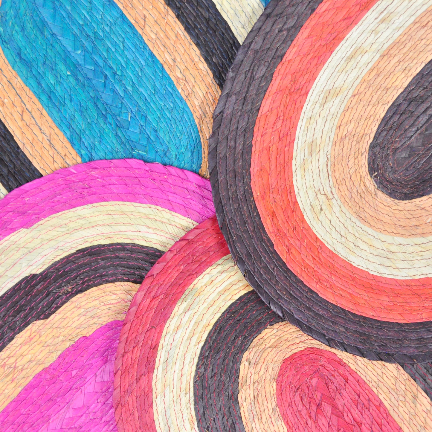 Carnival Oval Placemats Fuchsia & Brown